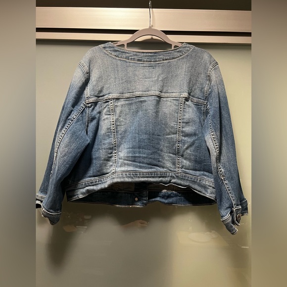 Torrid Collarless Cropped Denim Jacket - Size 2 - Picture 3 of 6
